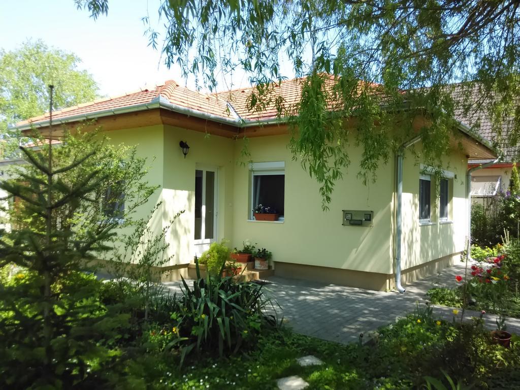 Bloomyapartment Balatonfenyves Buitenkant foto